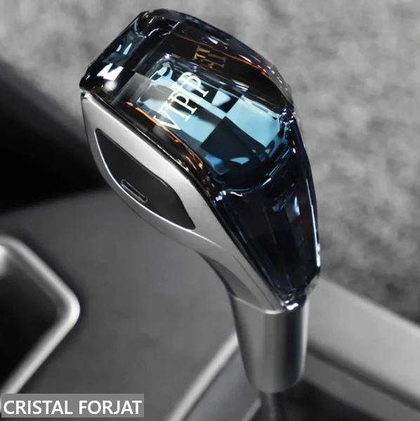 Schimbator auto RGB din cristal - Eleganta pentru masina ta 🚗
